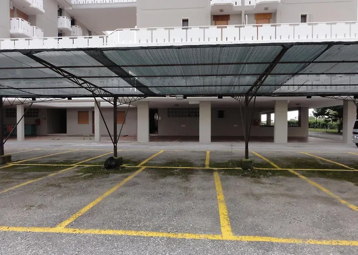 Great Flat Close To The * بيبيوني